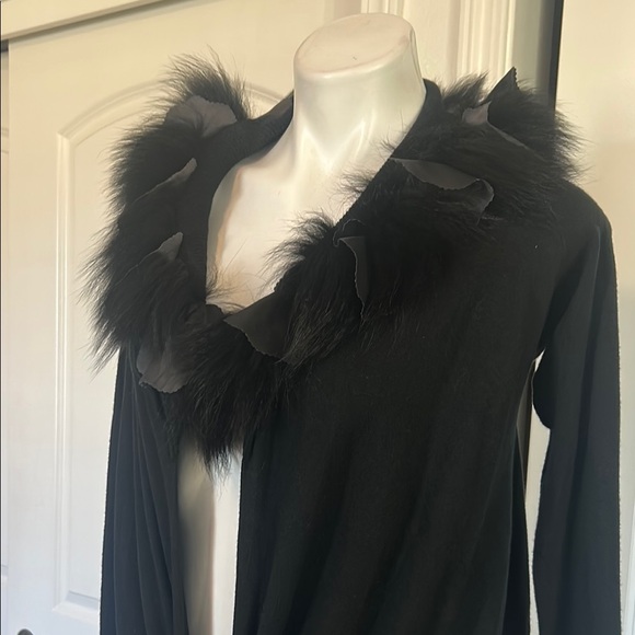Luxurious Black Knit Cardigan with Fluffy Fur Trim - Picture 2 of 6